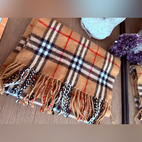 Burberry 100% Lambswool Scarf - Picture 1 of 6